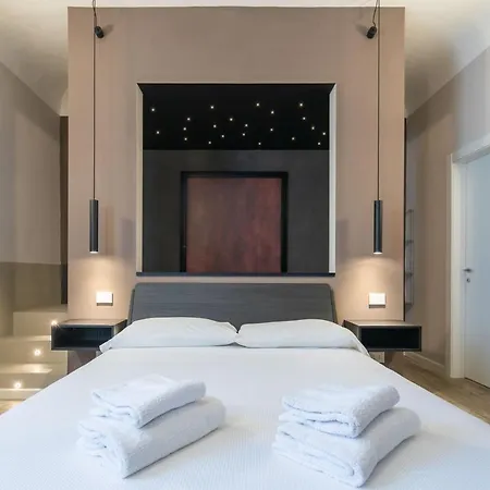 Magenta Luxury Florence